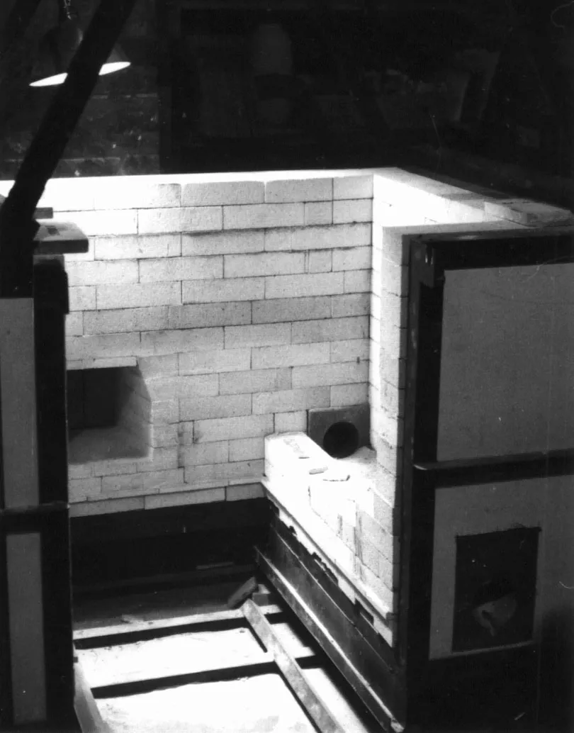 Lindoe gas kiln - Walls done, ready for roof