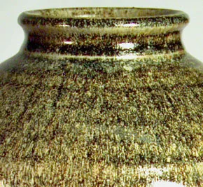 Variegation and phase separation with about 5% rutile
