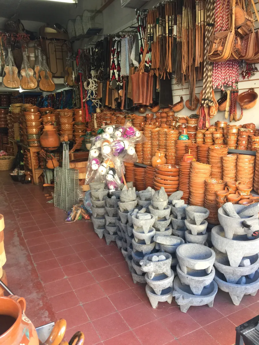 Lead glaze terra cotta for sale in Mexico