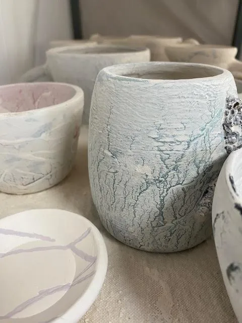 Dipping glaze fails to cover underglaze