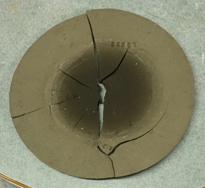 A bentonitic clay that takes a long time to dry