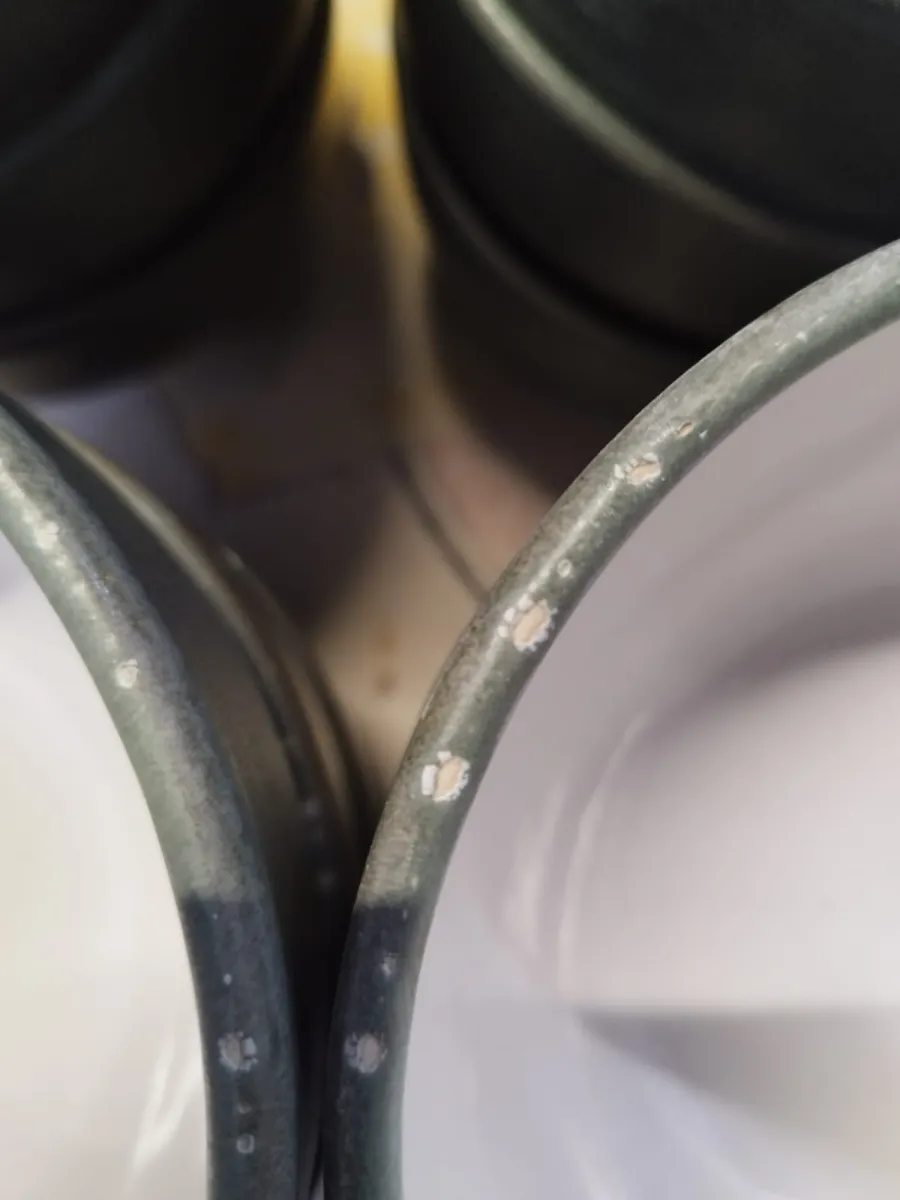 Glaze crawling on the rim