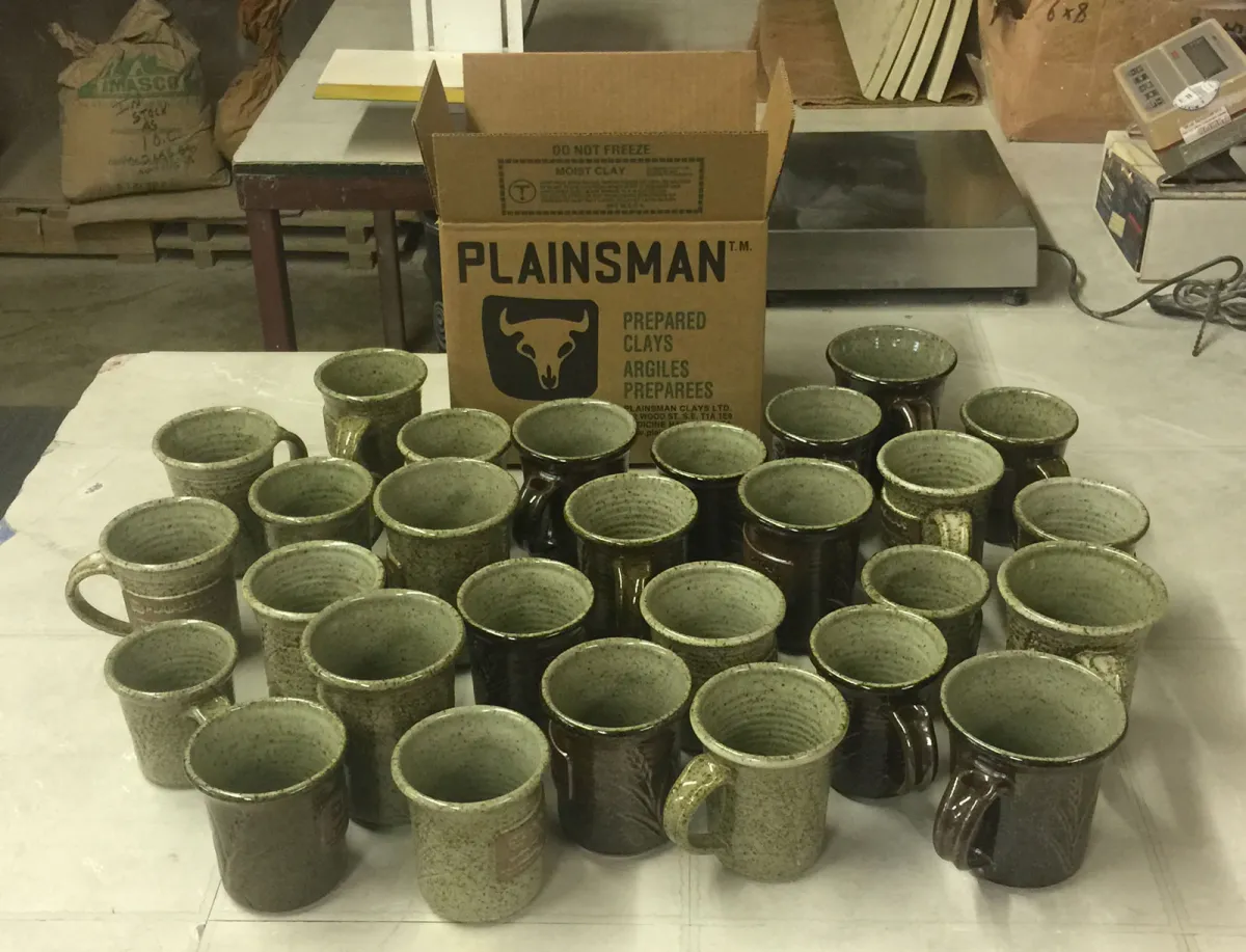 29 mugs made from one 20kg box of Plainsman H443 clay