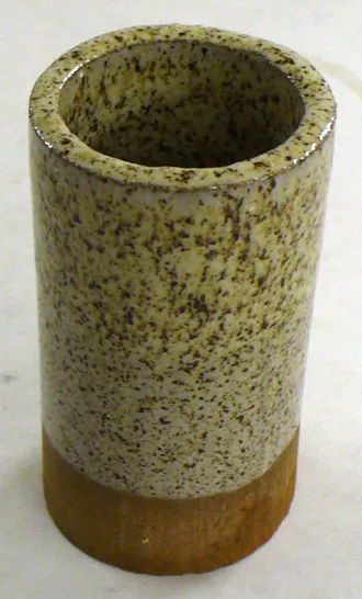 Cone 6 glaze speckling mechanism