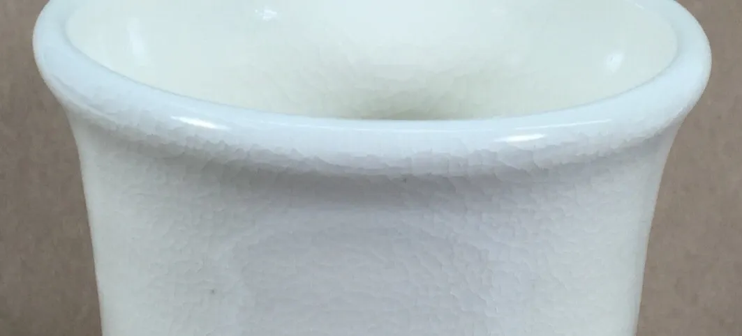 Crazing kaolin:ball clay mug