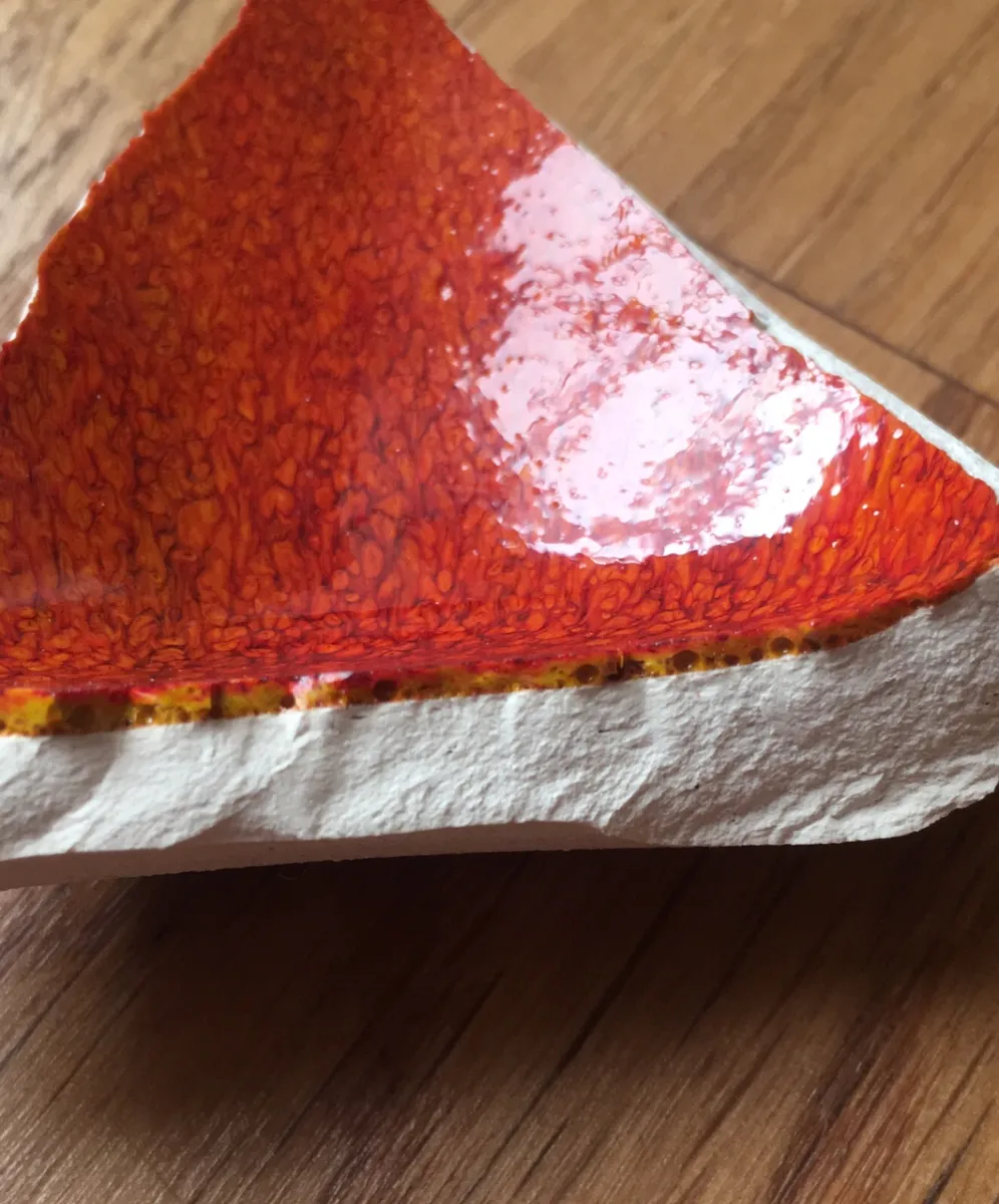 Why does this glaze variegate like this?